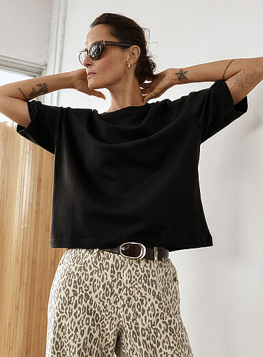 Le t-shirt carr&eacute; uni coton bio