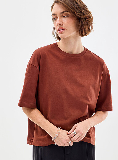 Le t-shirt carr&eacute; uni coton bio