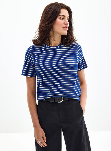 Contemporaine: Le t-shirt ray&eacute; coton bio Brun &agrave; motifs pour femme