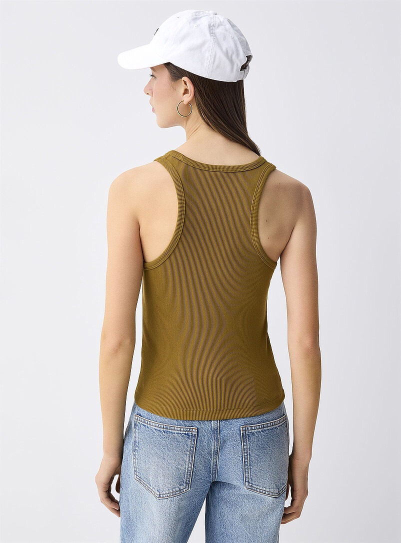 Twik: La camisole encolure d&eacute;gag&eacute;e c&ocirc;tel&eacute;e Blanc cass&eacute; pour femme