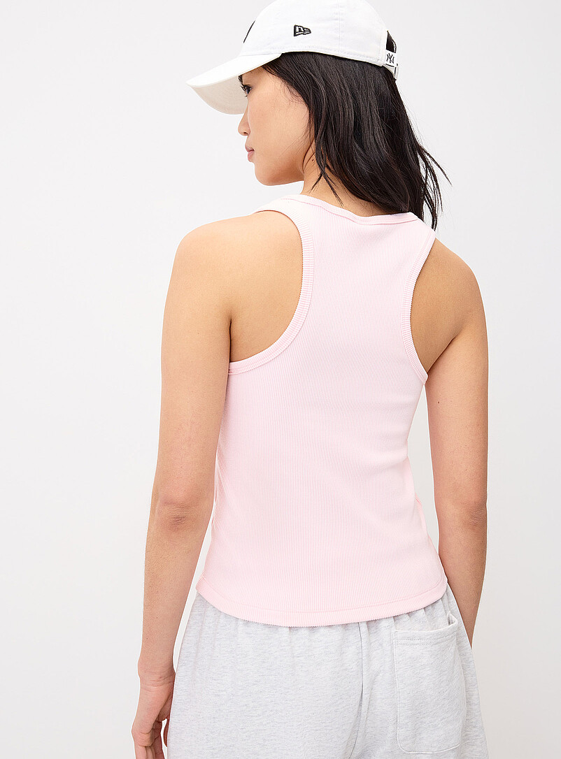 Twik: La camisole encolure d&eacute;gag&eacute;e c&ocirc;tel&eacute;e Blanc cass&eacute; pour femme