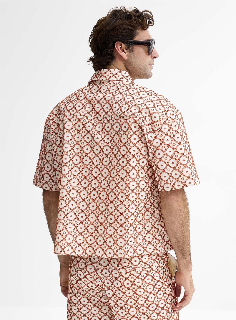 Le 31: La chemise jacquard relief fleurs na&iuml;ves <b>Coupe carr&eacute;e</b> Rouge &agrave; motifs pour homme