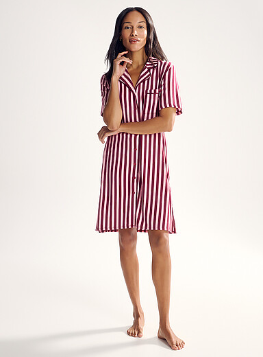 Miiyu Patterned Red Flowy piped nightgown for women