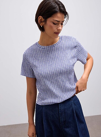 Contemporaine: Le t-shirt carr&eacute; extensible vichy Bleu &agrave; motifs pour femme