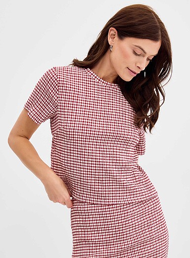 Le t-shirt carr&eacute; extensible vichy