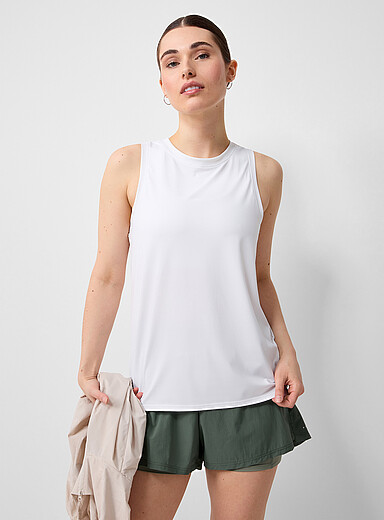Ribbed trim high-neck tank