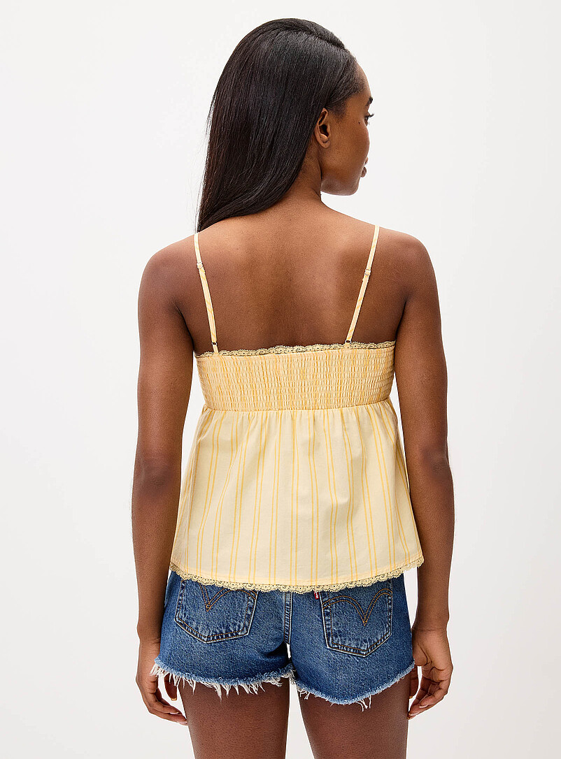 Twik: La camisole babydoll smock&eacute;e Bleu p&acirc;le - Bleu ciel pour femme