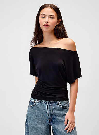 Boat-neck flowy T-shirt