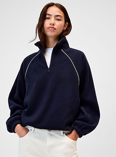 Le sweat molleton col montant zipp&eacute; raglan