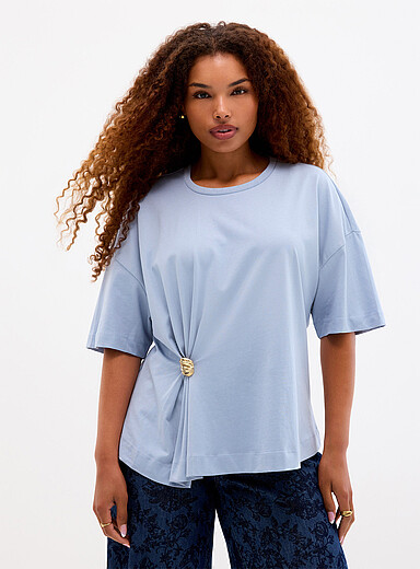 Contemporaine: Le t-shirt taille drap&eacute;e &agrave; broche coton bio Bleu p&acirc;le - Bleu ciel pour femme