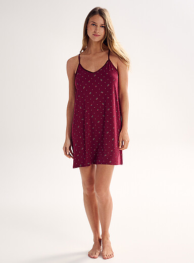 Short fluid nightie
