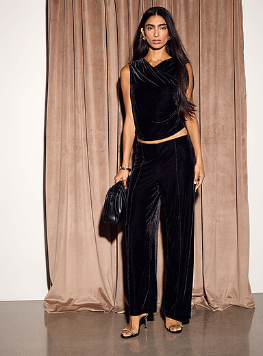 Ic&ocirc;ne Black Embossed seams wide-leg velvet pant for women