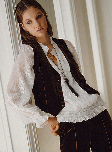 Ic&ocirc;ne Chocolate/Espresso Small-button soft velvet vest for women