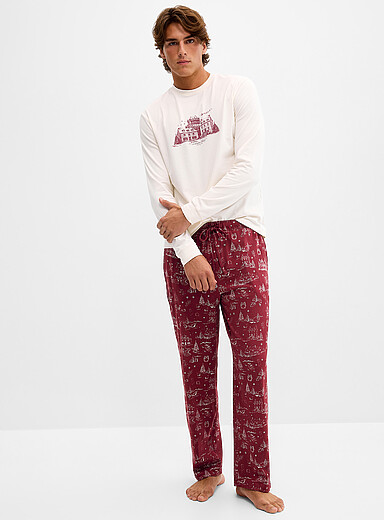 Le 31: L'ensemble pyjama festif La Maison Simons En soutien &agrave; Banques alimentaires Canada Bourgogne pour homme