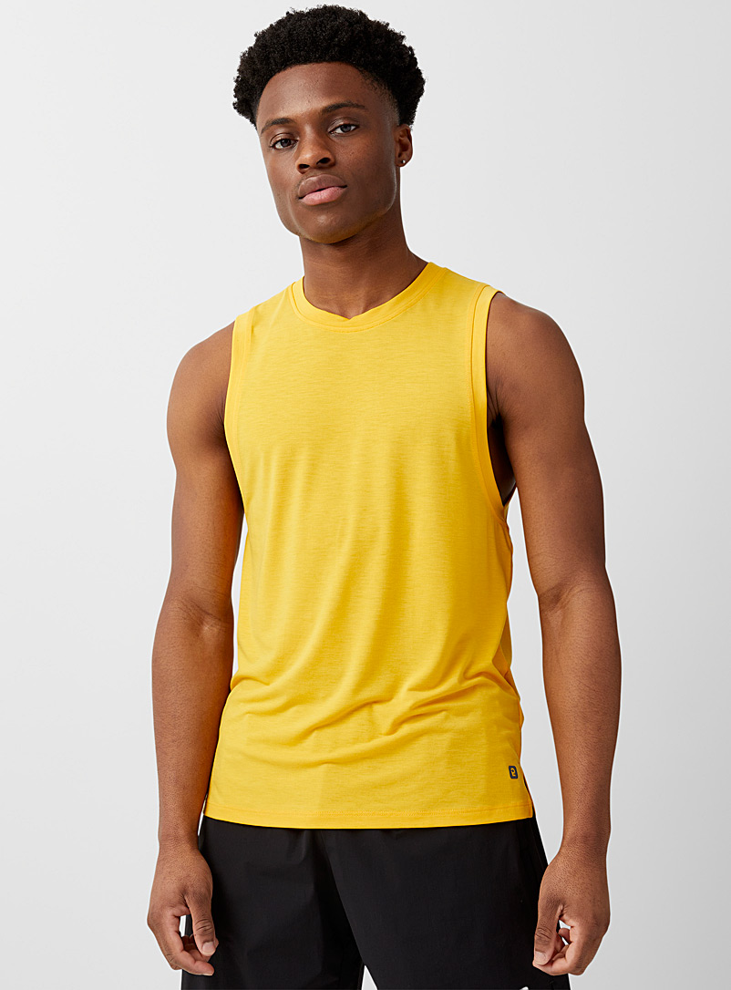 Men's Tanks | Simons Canada