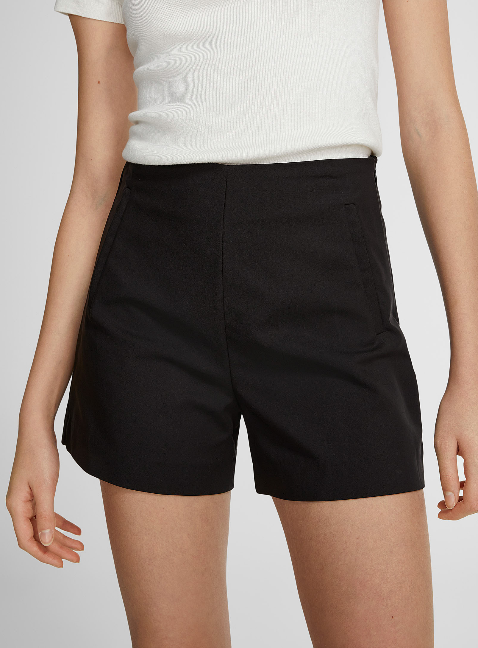 Icone High-rise Plain Shorts In Black