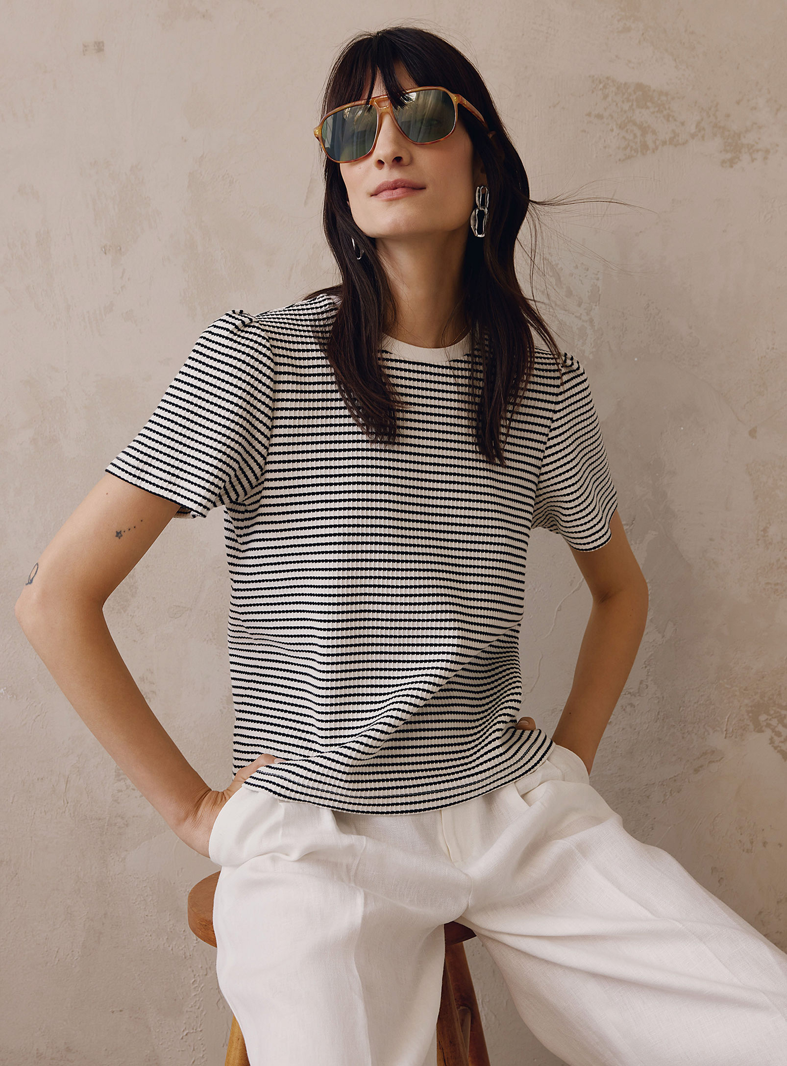 Contemporaine Textured Stripes Cropped T-shirt In Black And White
