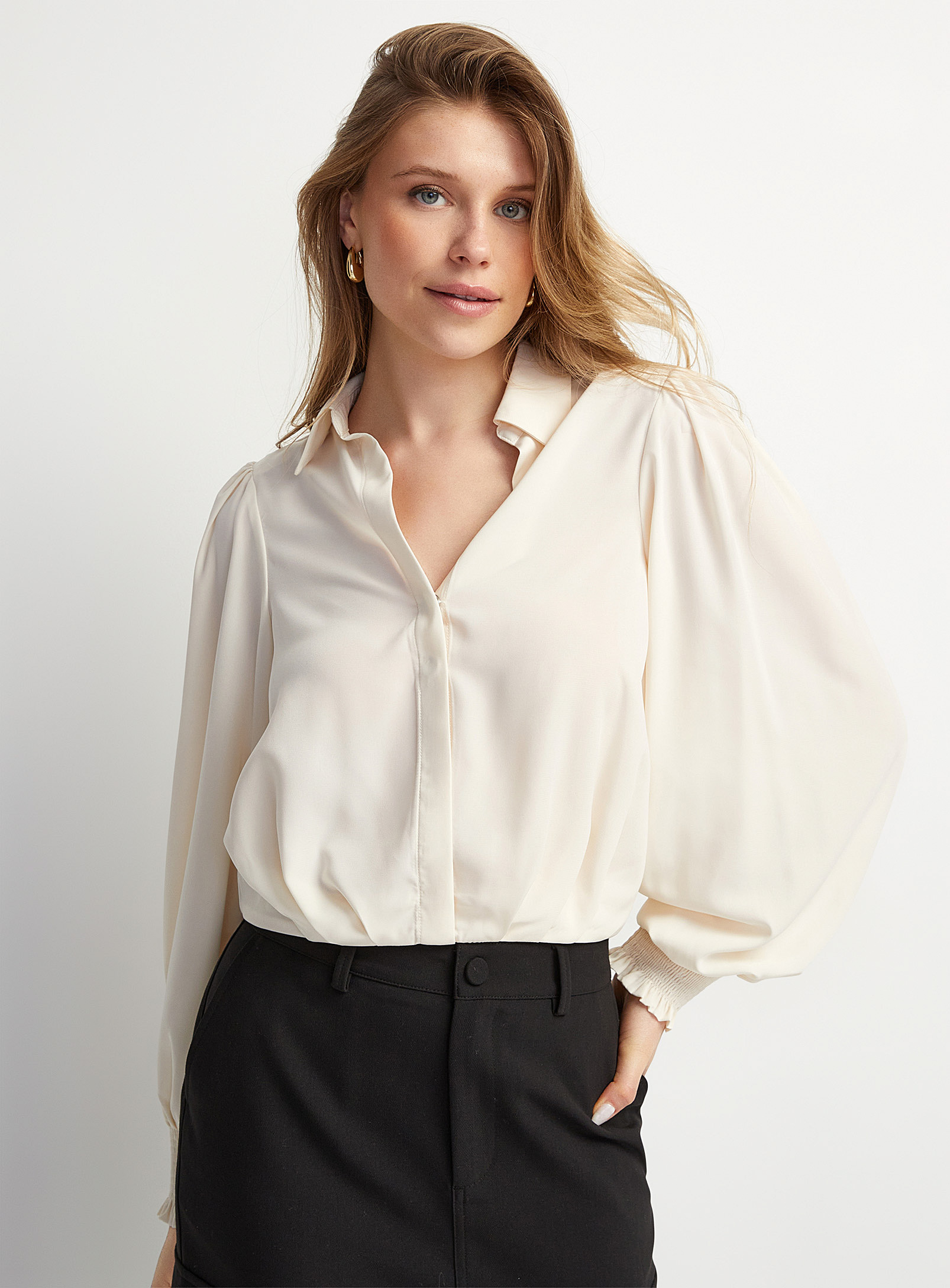 Icone Cropped Balloon Blouse In Off White