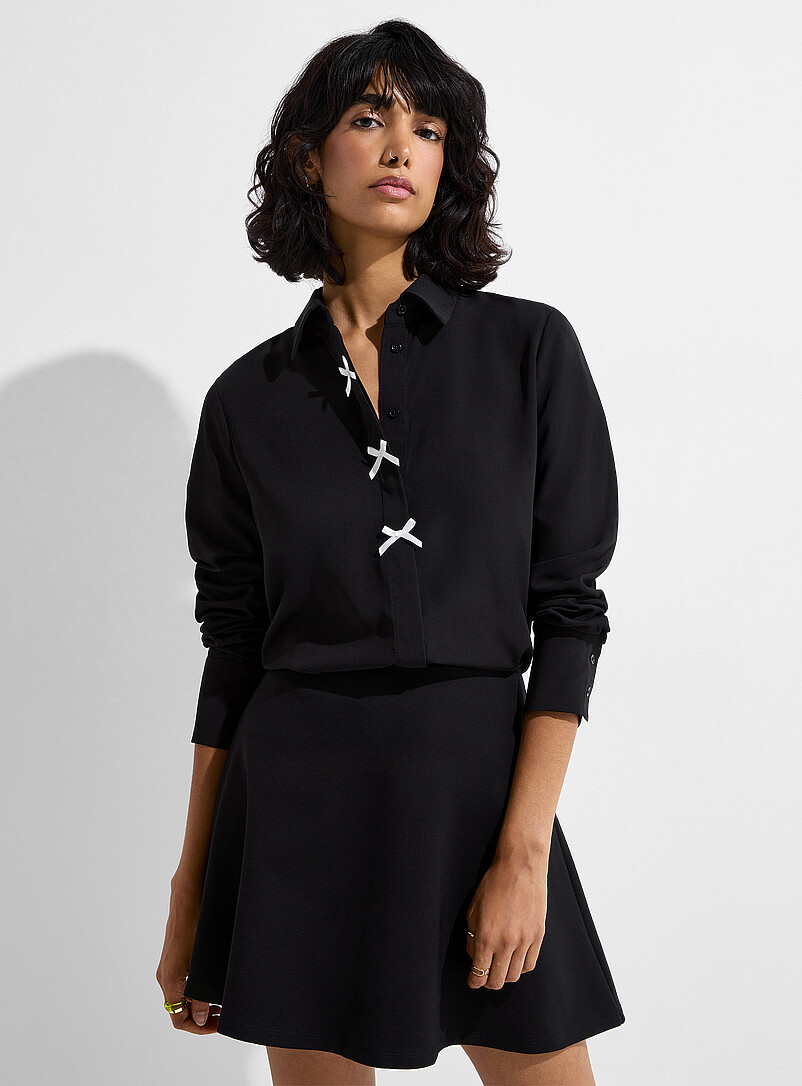 Small contrasting bows shirt product image (primary)
