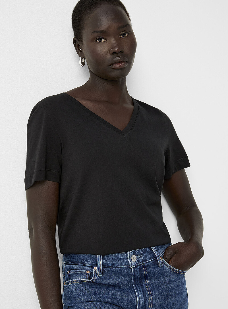 100% organic cotton V-neck T-shirt product image (primary)