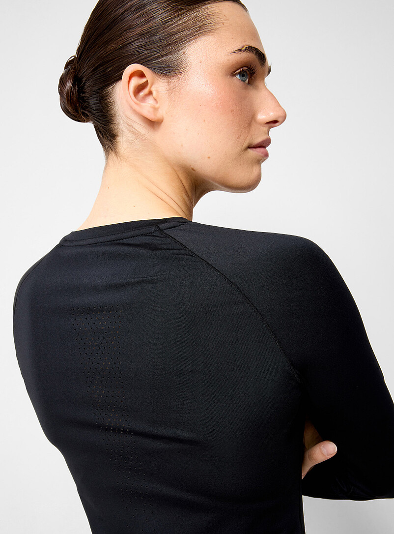 Long-sleeve perforated-back T-shirt product image 2