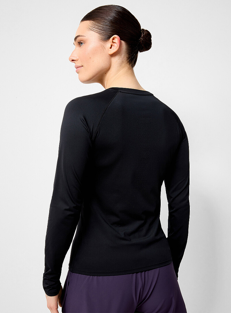 Long-sleeve perforated-back T-shirt product image 3