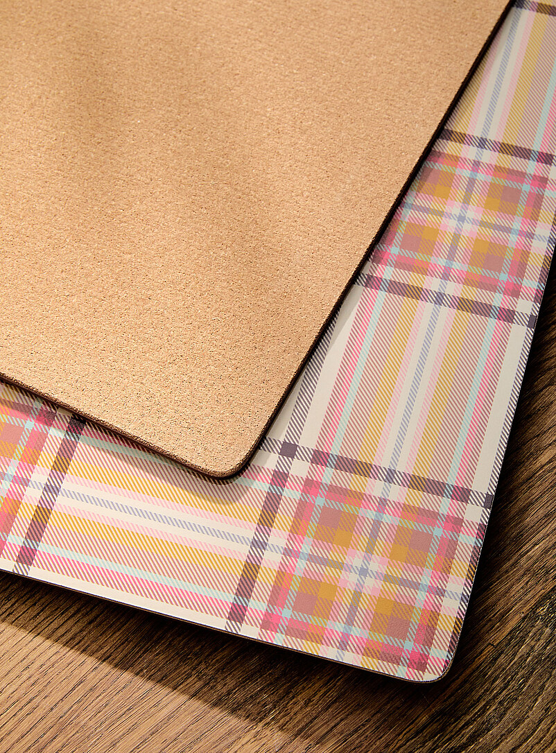 Warm checkers laminated cork placemats Set of 4 product image 2