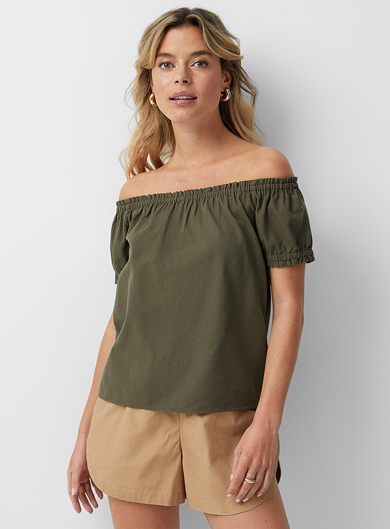 Icône Mossy Green Touch of linen exposed shoulders blouse for women