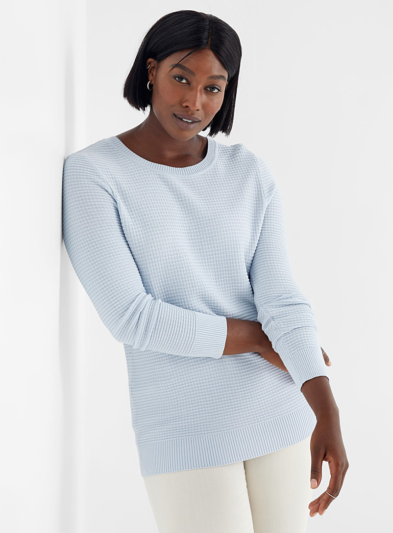 Contemporaine: Le pull col rond tricot texturé Bleu pâle-bleu poudre pour femme
