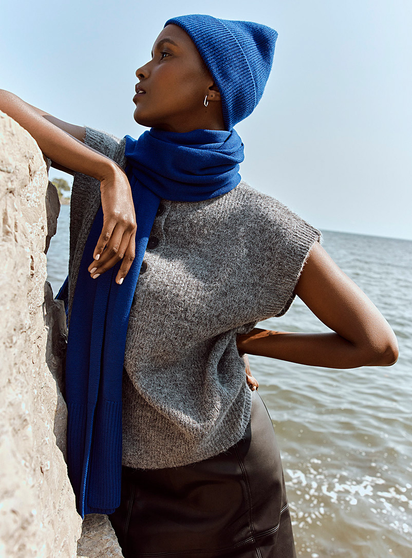 Simons Sapphire Blue Responsible merino wool scarf for women