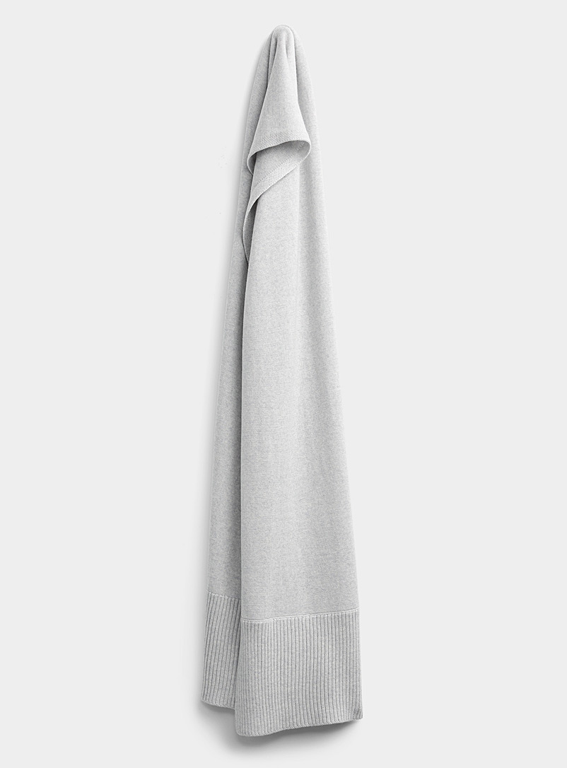 Simons Light Grey Responsible merino wool scarf for women