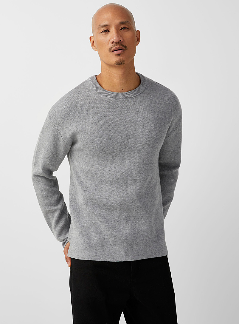 Le 31 Charcoal Minimalist step-hem sweater for men