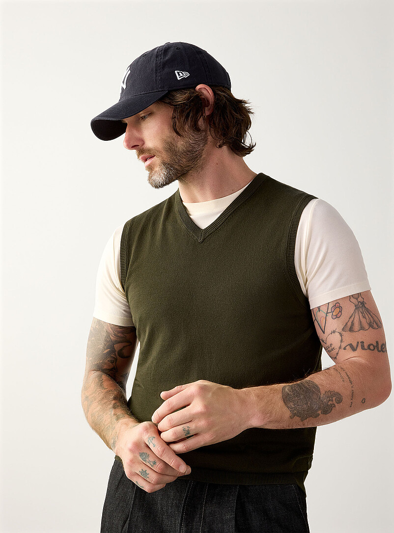 Le 31 Patterned Brown Soft knit vest for men