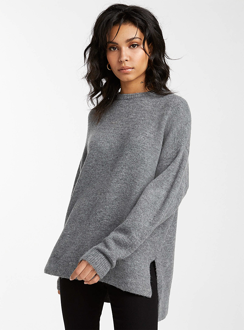 Icône Charcoal Oversized side-slit sweater for women