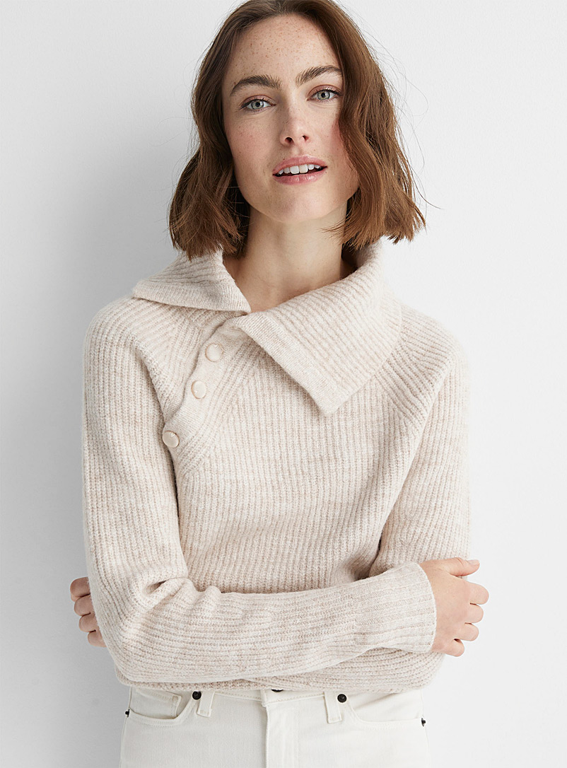 Contemporaine Sand Buttoned lapel collar ribbed sweater for women