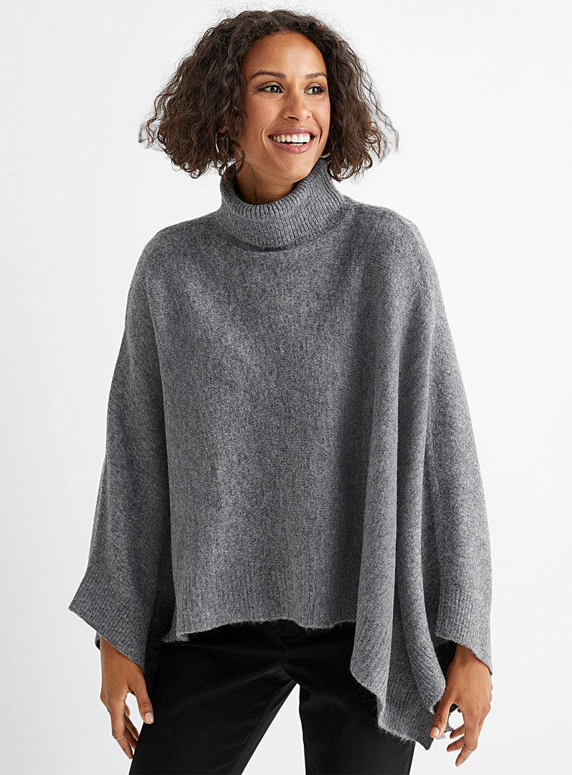 Contemporaine Oxford Ribbed turtleneck poncho for women