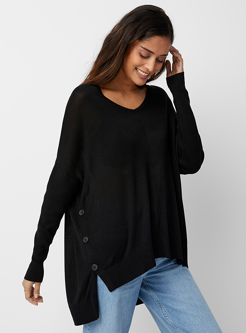 Buttoned sides tunic sweater