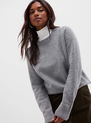 Contemporaine Grey Solid essential boxy sweater for women