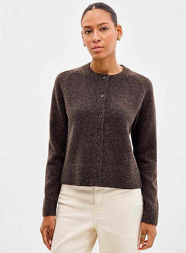 Le cardigan carr&eacute; feutr&eacute; essentiel