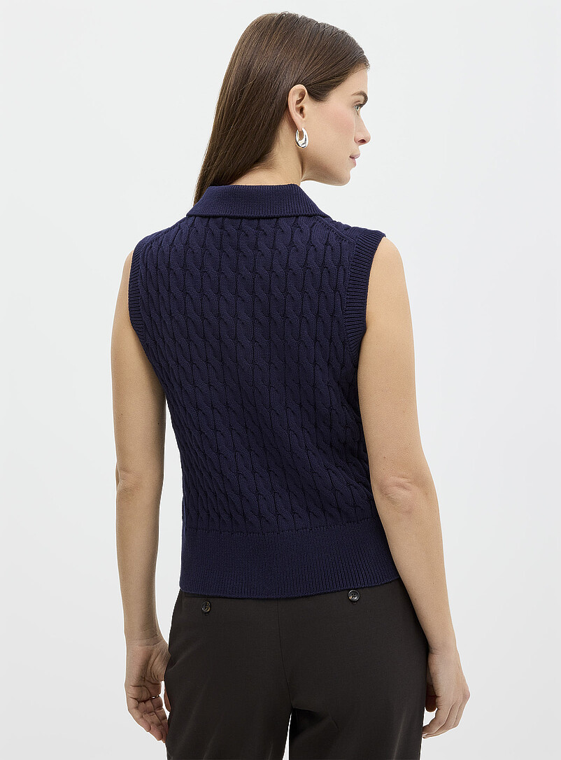 Contemporaine: Le d&eacute;bardeur c&acirc;bles torsad&eacute;s col polo Blanc cass&eacute; pour femme