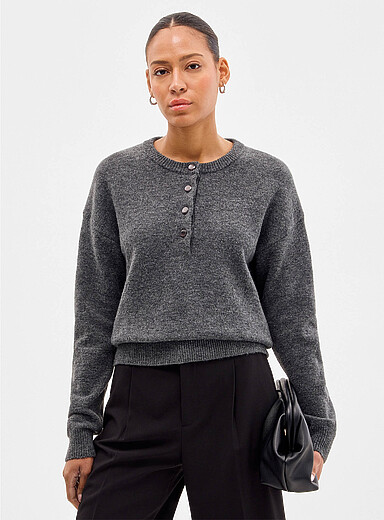 Le chandail henley tricot feutr&eacute; uni