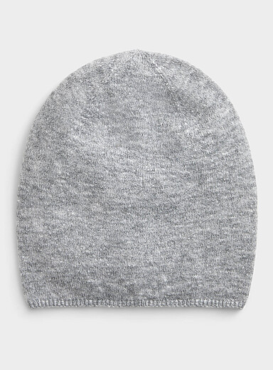 La tuque &eacute;pur&eacute;e fine bordure c&ocirc;tel&eacute;e