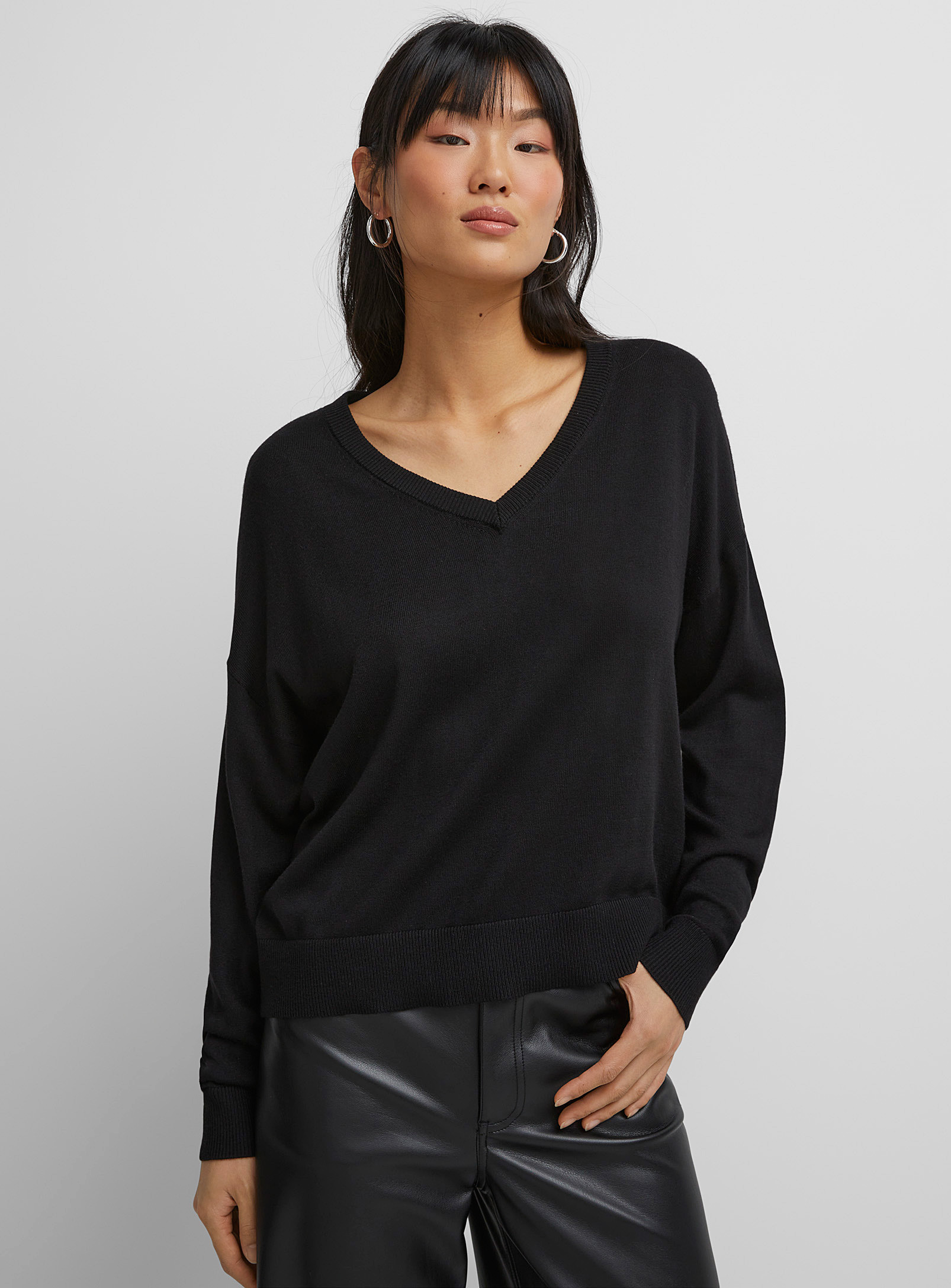 Icone Drop-shoulder V-neck Sweater In Black