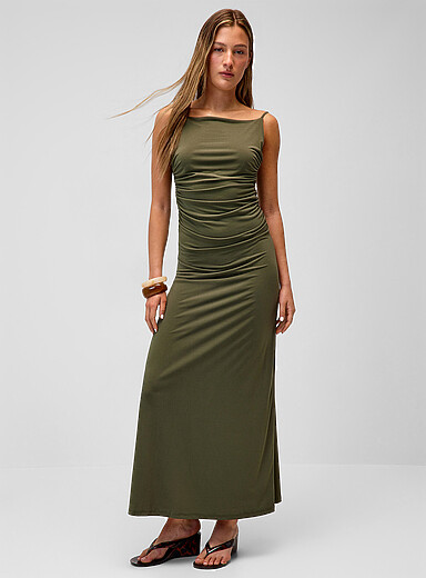 La robe maxi drap&eacute;e