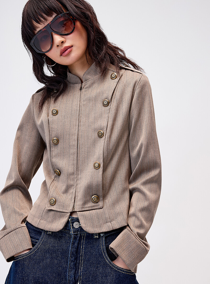 Twik: La veste ajust&eacute;e multiboutons dor&eacute;s Noir pour femme