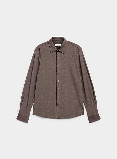 La chemise souple extensible <b>Coupe r&eacute;guli&egrave;re</b>