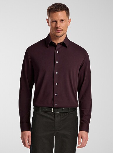 La chemise souple extensible <b>Coupe r&eacute;guli&egrave;re</b>
