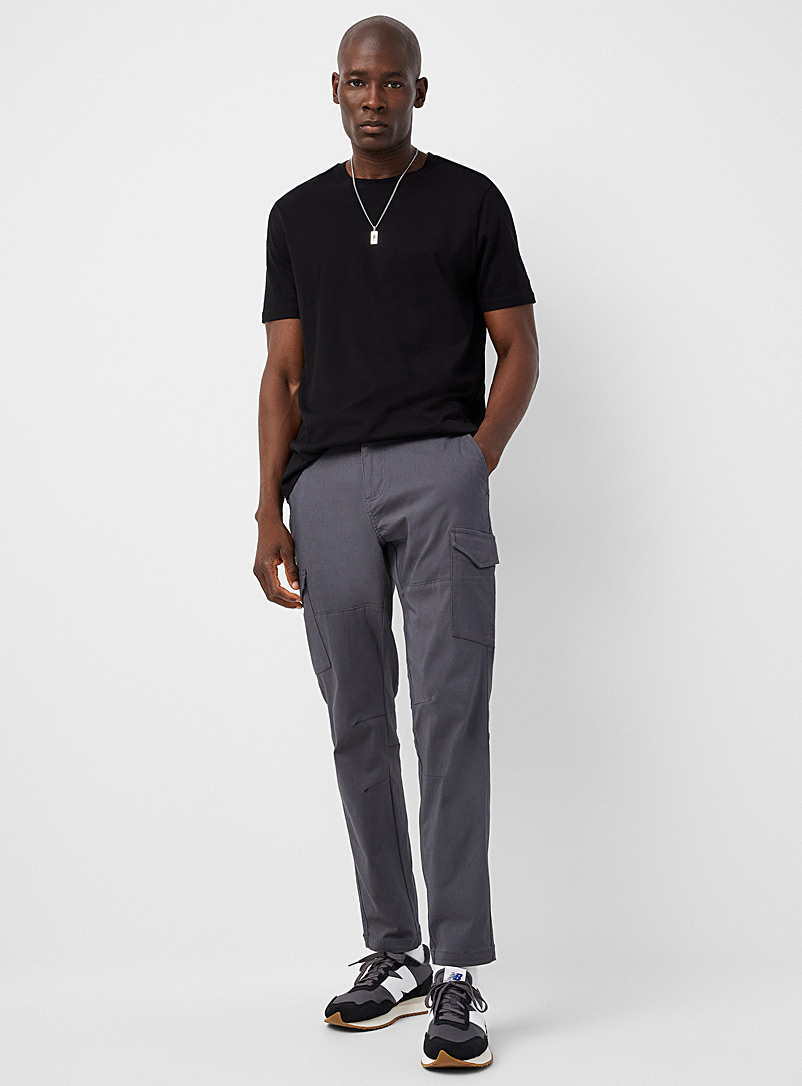 https://imagescdn.simons.ca/images/7220-23100-4-A1_2/stretch-canvas-cargo-pant-slim-fit.jpg?__=24