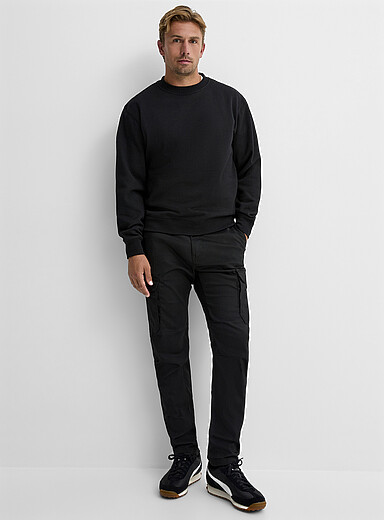 Le pantalon cargo extensible Coupe d&eacute;contract&eacute;e