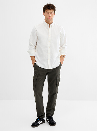 Le pantalon cargo extensible <b>Coupe &eacute;troite</b>